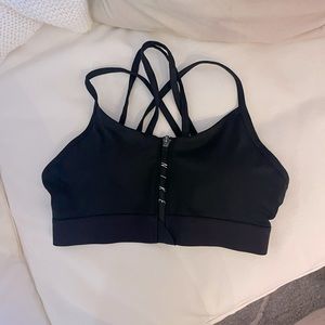 NIKE Front Zipper Sports Bra in SIZE M